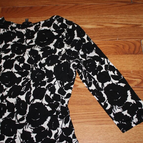 Talbots Black & White Floral Print Top - Size M - Picture 8 of 8